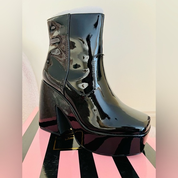 Dolls Kill Shoes - NIB Dolls Kill Lady GoDiva The Final Matrix Platform Ankle Boots Cortex in Black